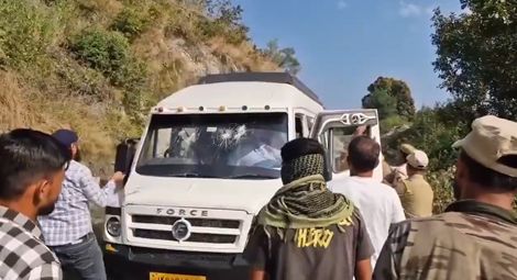Assailants attack a bus carrying Christian missionaries in India, October 2025