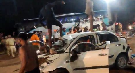 Video footage shows attackers standing on the victims car. Credit: X/@HateDetectors.