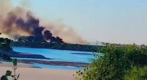 The El Shanaba camp on the outskirts of Wad Madani set on fire by SAF soldiers.