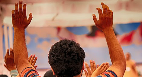 Christians worship in India. Unsplash/Tofin Creations