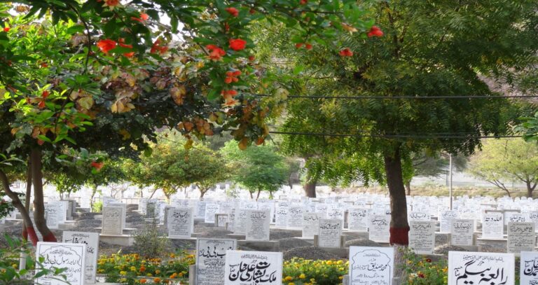ahmadi-graveyard