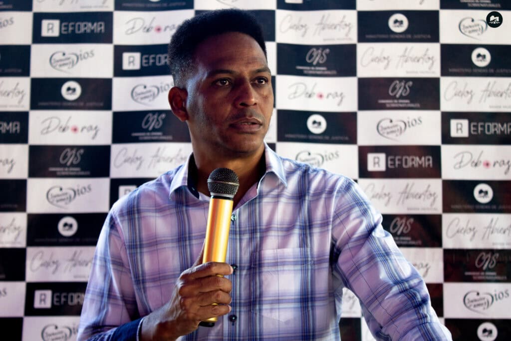 Cuban pastor Alaín Toledano Valiente.