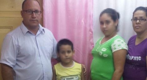 Pastor Adya Exposito Leyva (Right) with her family. Credit: Instituto Patmos