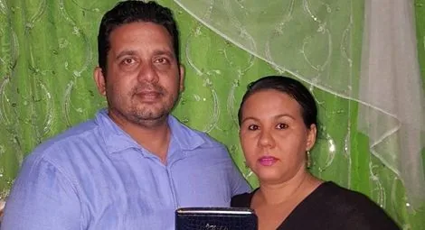 El pastor Rolando Pérez Lora y su esposa Gelayne Rodríguez Ávila.