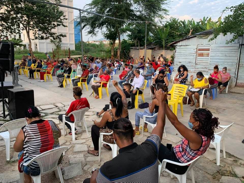 outdoor-church-scene-socially-distanced