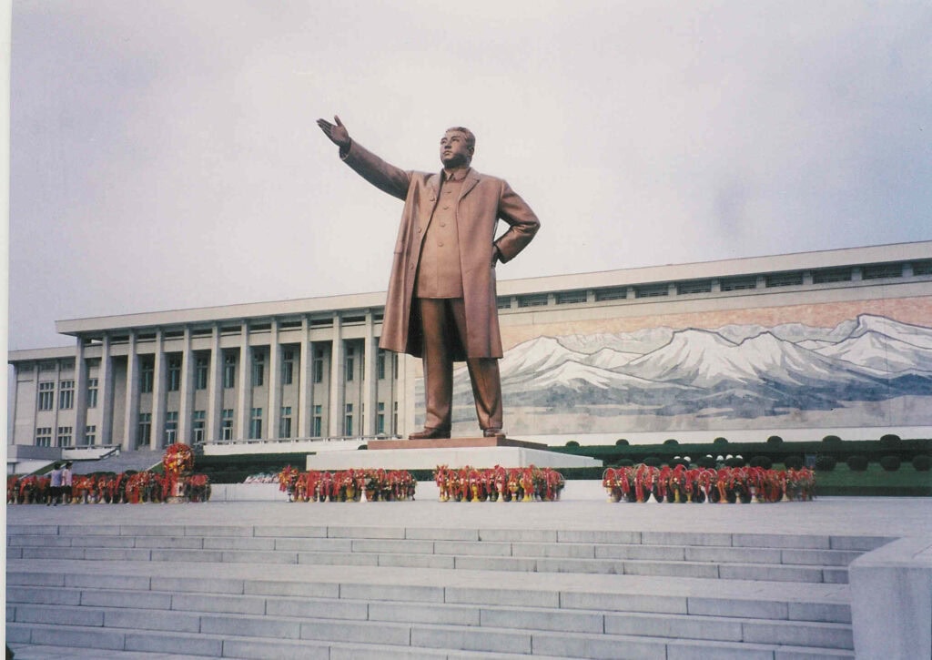 statue-of-kim-ii-sung